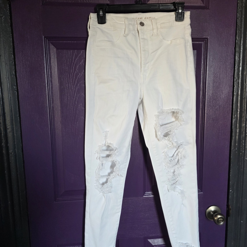 American Eagle White Distressed Next Level Stretch Jeans Size 8 Regular
